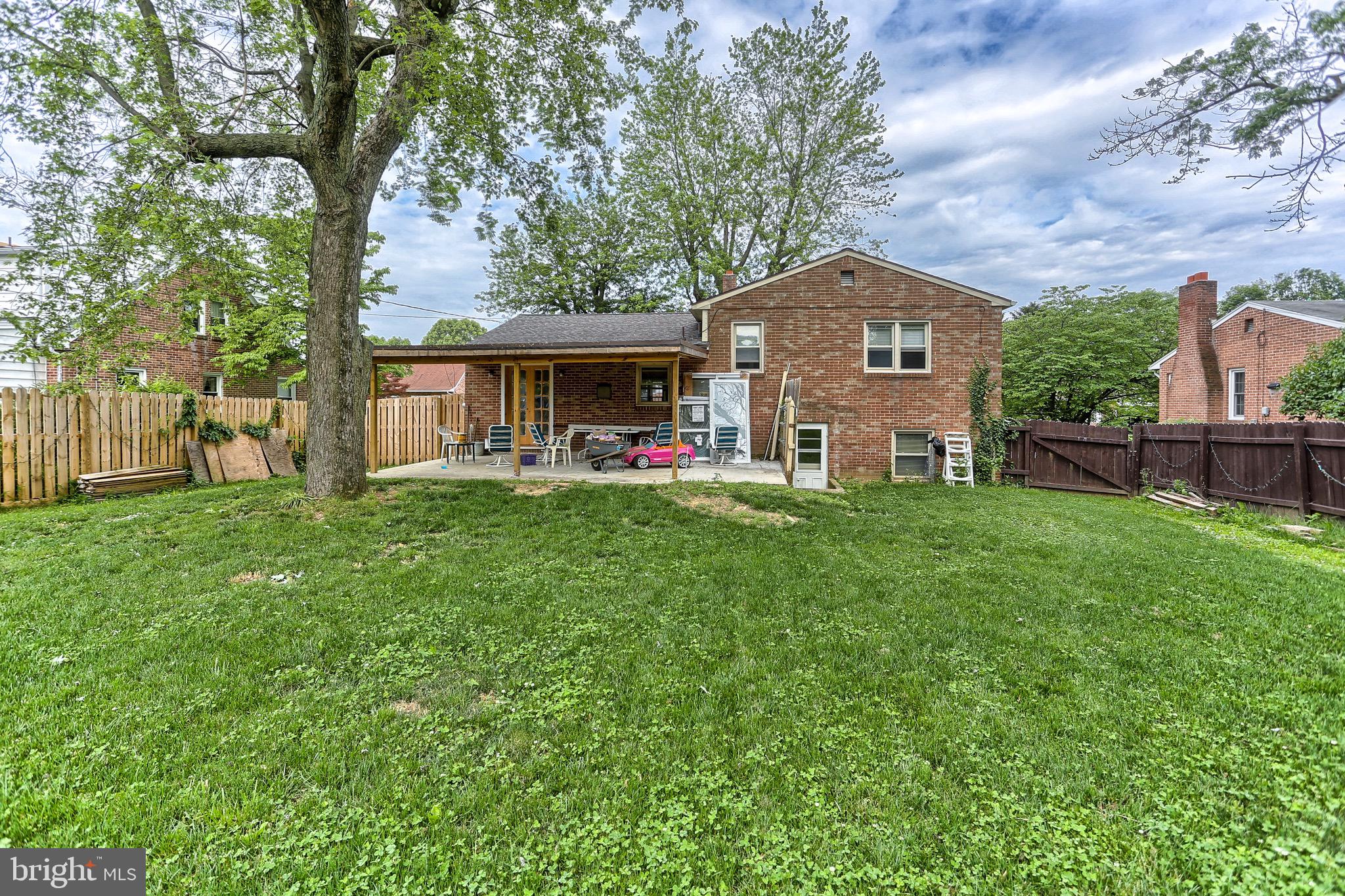 313 Wynwood Road York, PA 17402 - Photo 8 of 29 Gallery Image 8