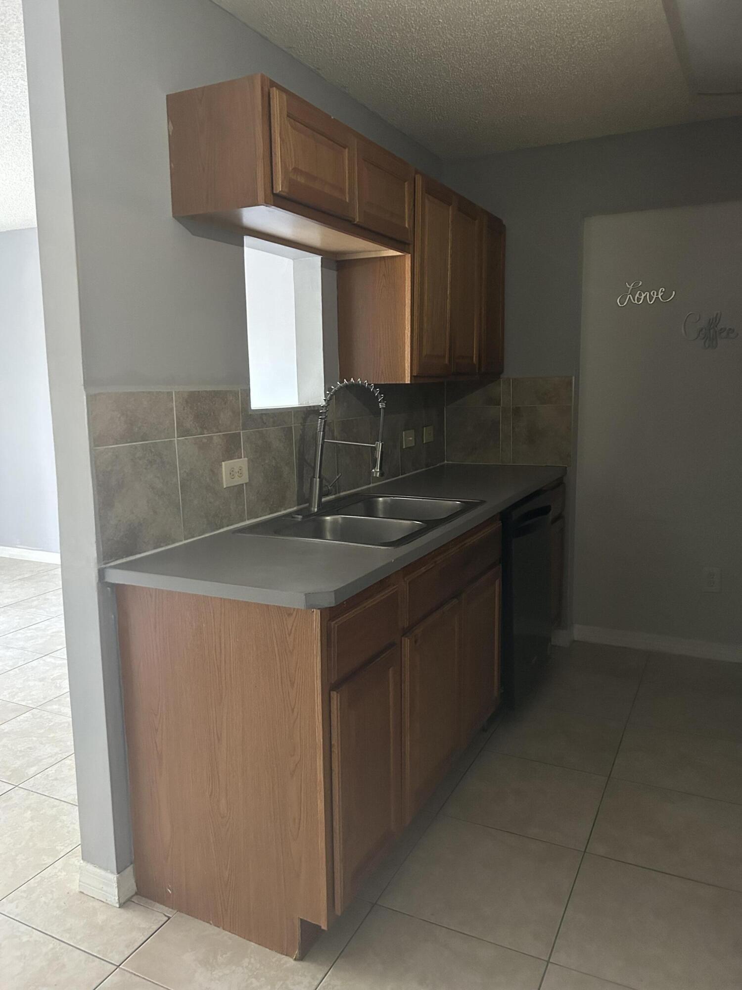 410 South Park Road, Unit 1204 Hollywood, FL 33021 - Photo 25 of 32 IMG_0002