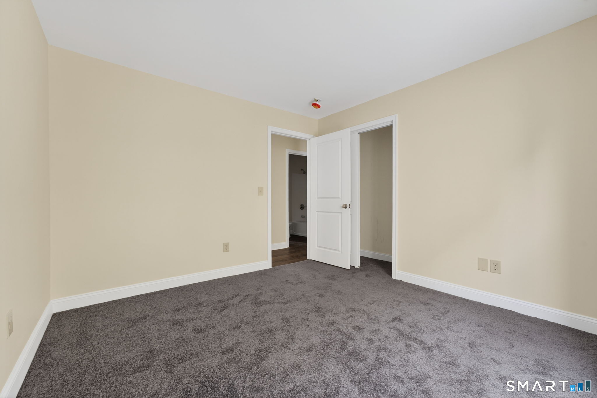 570 Zion Street Hartford, CT 06106 - Photo 15 of 40 an empty room with an entryway