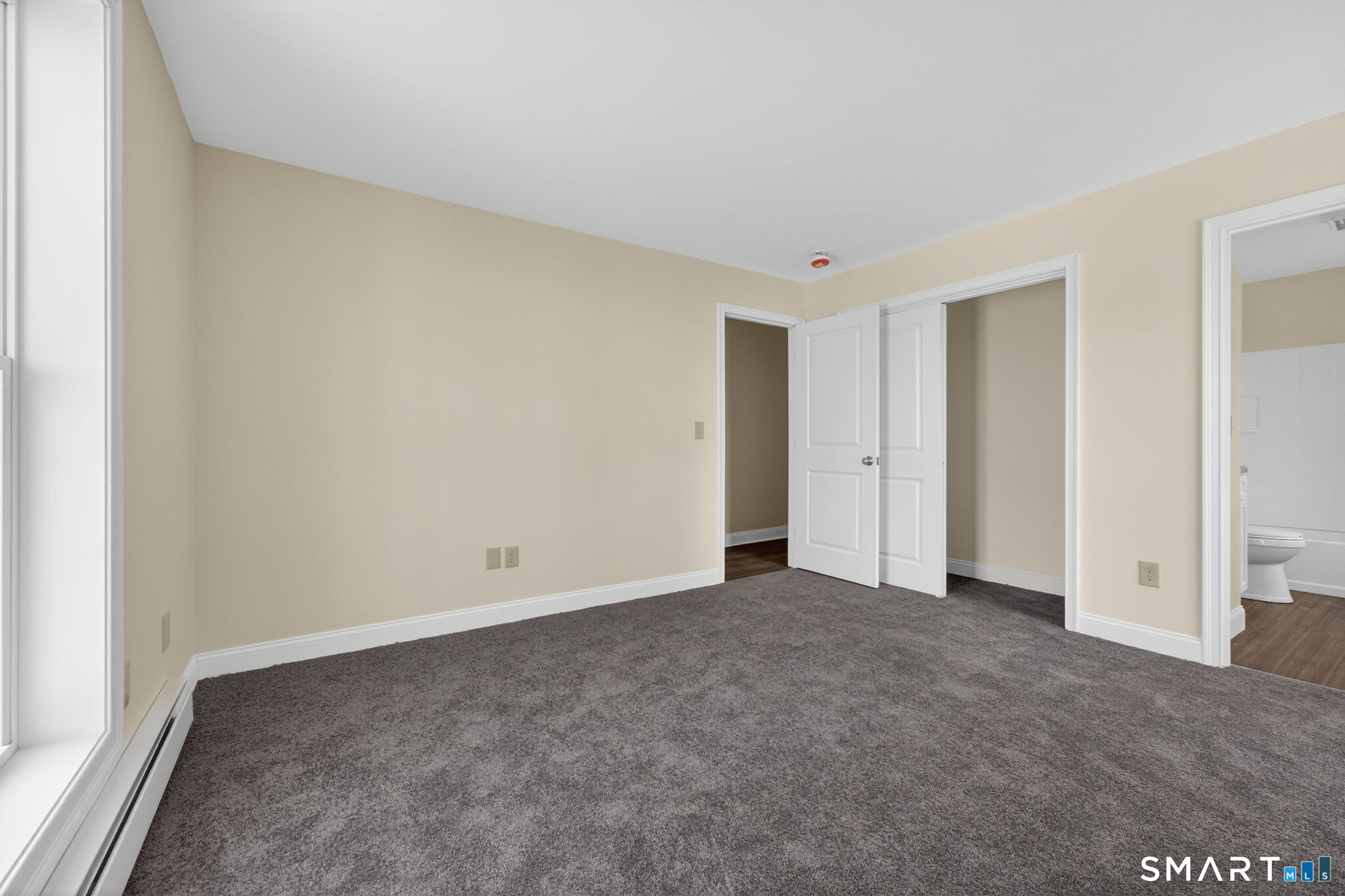 570 Zion Street Hartford, CT 06106 - Photo 20 of 40 a view of an empty room