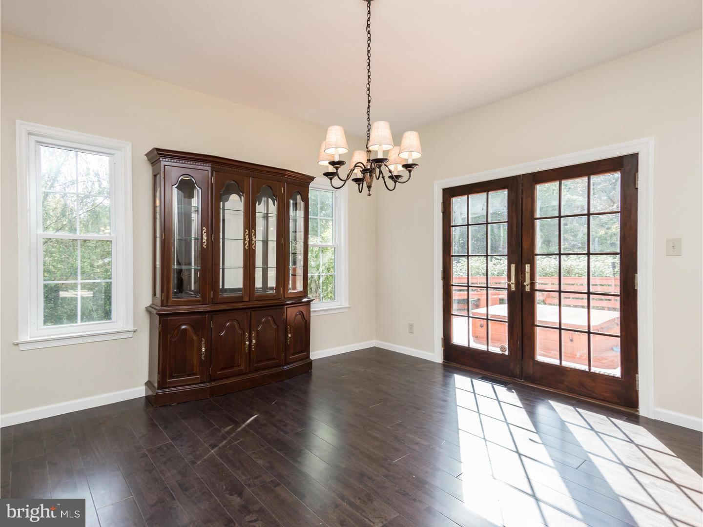 2098 St Peters Road Pottstown, PA 19465 - Photo 7 of 25 Dining Room