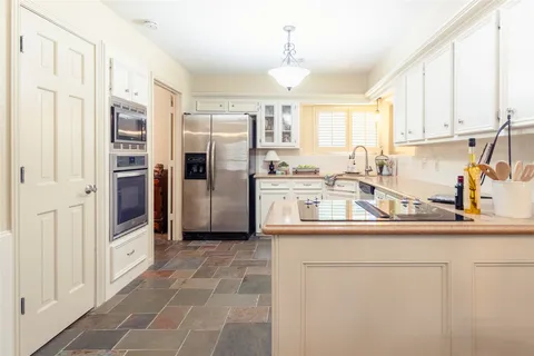 $575,000 | 62 Split Rock Road, The Woodlands, TX 77381