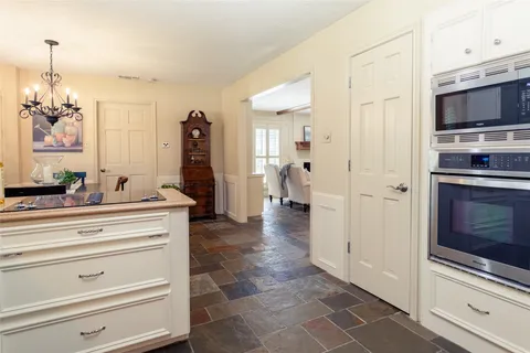 $575,000 | 62 Split Rock Road, The Woodlands, TX 77381