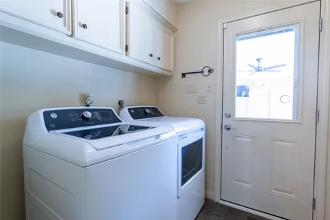 $575,000 | 62 Split Rock Road, The Woodlands, TX 77381