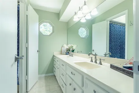 $575,000 | 62 Split Rock Road, The Woodlands, TX 77381