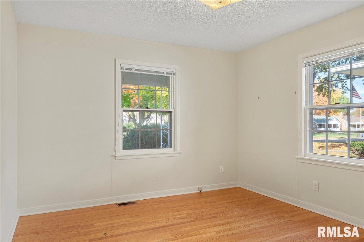 2514 South Walnut Street Springfield, IL 62704 - Photo 17 of 29 Gallery Image 17
