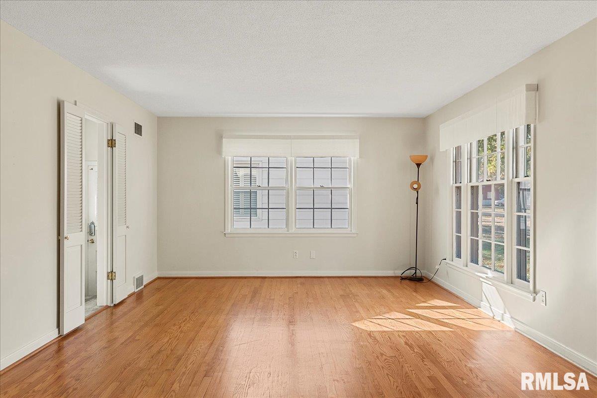 2514 South Walnut Street Springfield, IL 62704 - Photo 5 of 29 Gallery Image 5