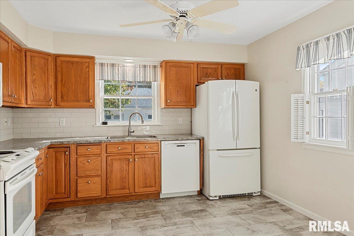 2514 South Walnut Street Springfield, IL 62704 - Photo 10 of 29 Gallery Image 10