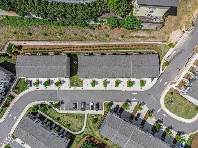 $3,200 | 387 Skylar Way Southeast, Atlanta, GA 30315