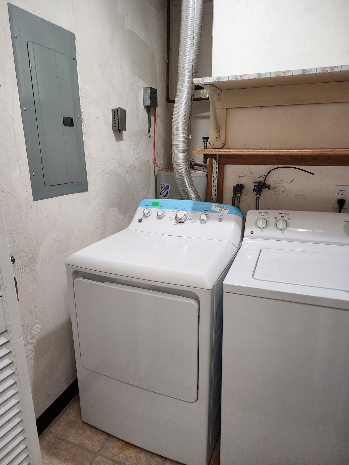 6 April Lane, Unit 33 Lexington, MA 02421 - Photo 10 of 13 Gallery Image 10