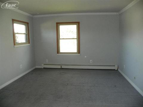4171 Crosby Road Flint, MI 48506 - Photo 9 of 16 20185925-8.JPG
