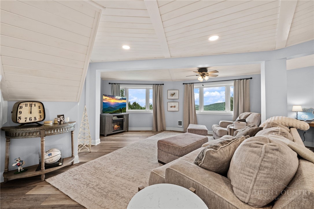 128 Village Road Beech Mountain, NC 28604 - Photo 21 of 32