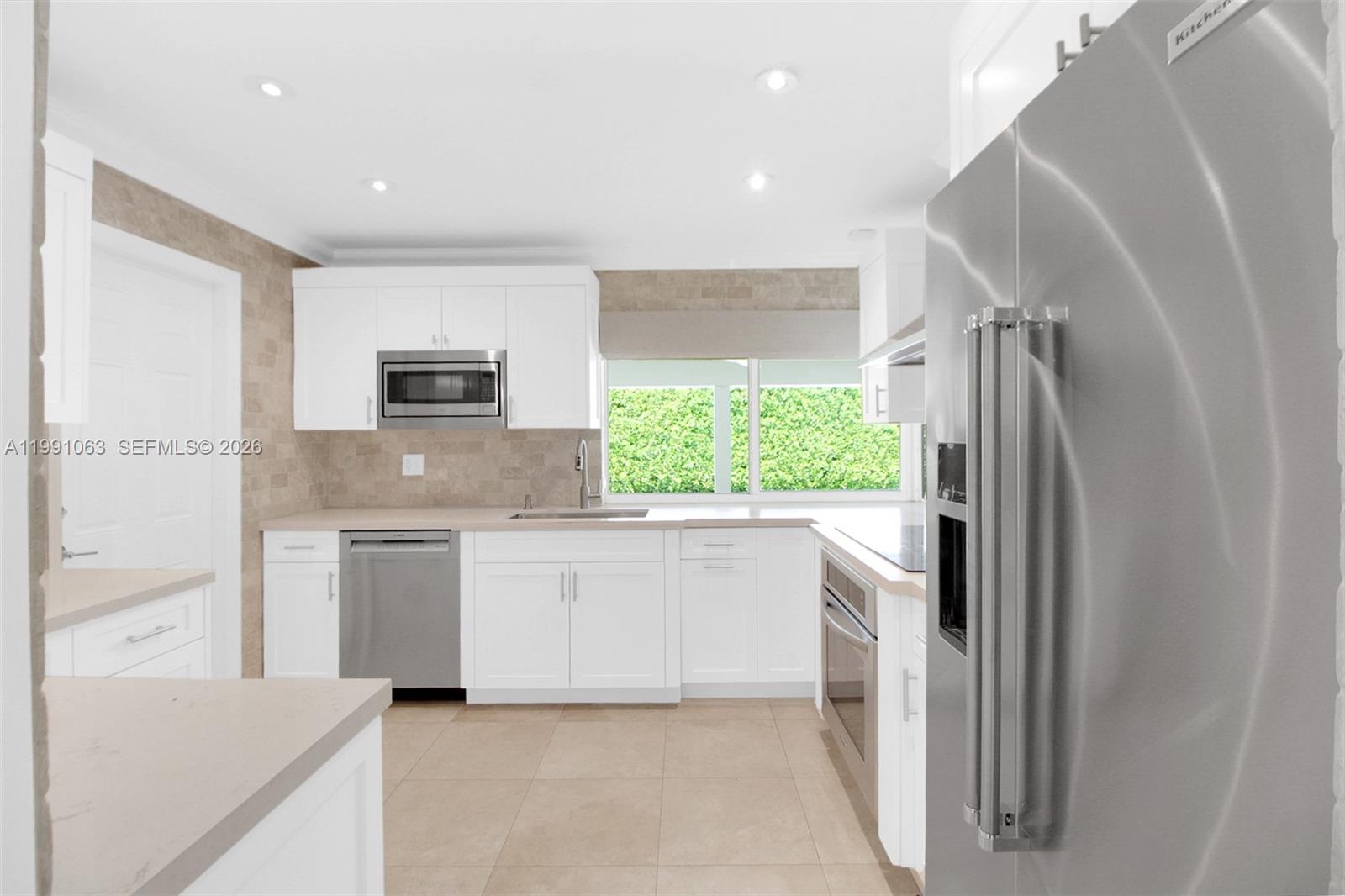 8975 Southwest 83rd Street Miami, FL 33173 - Photo 11 of 37