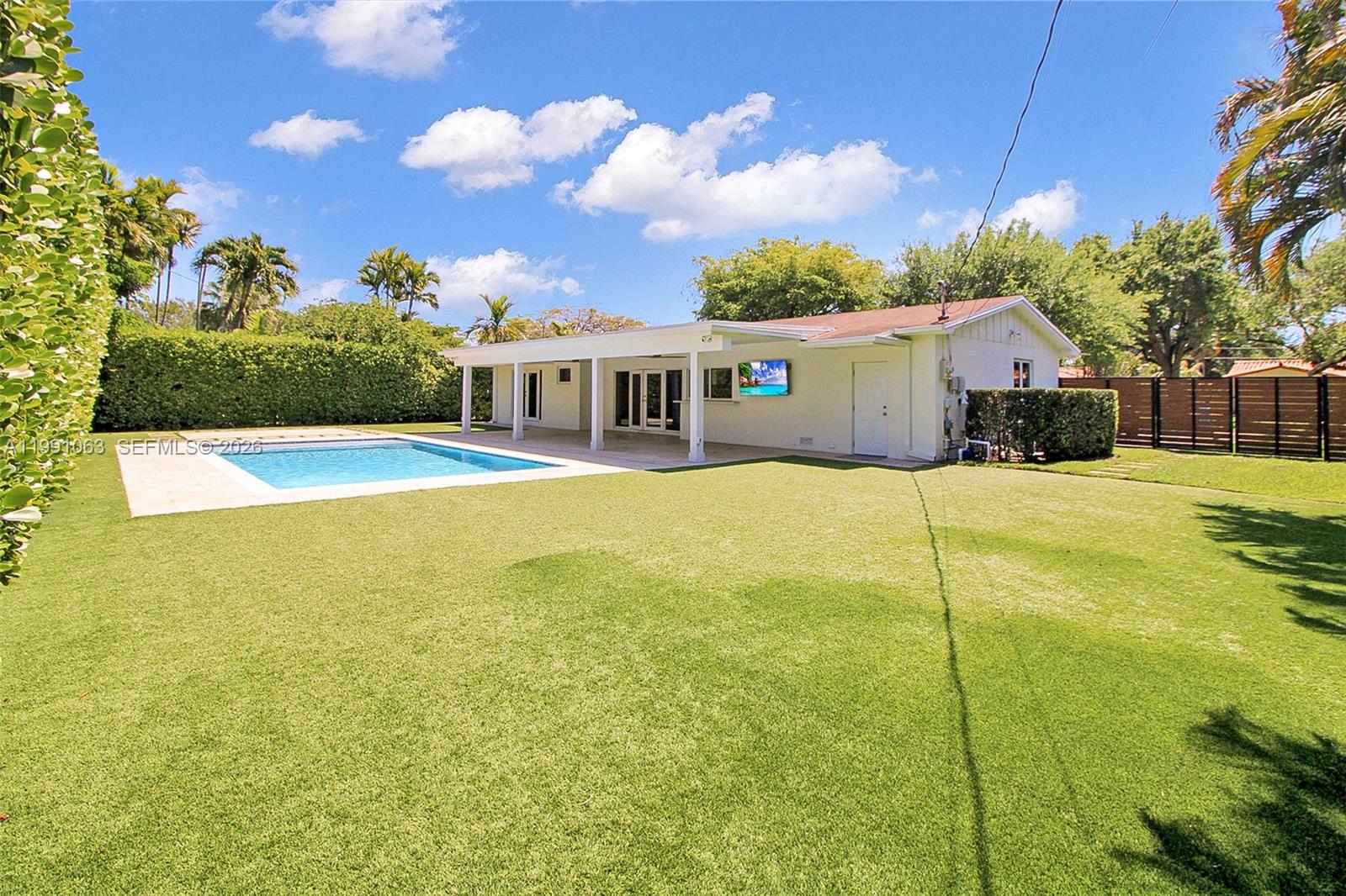 8975 Southwest 83rd Street Miami, FL 33173 - Photo 28 of 37