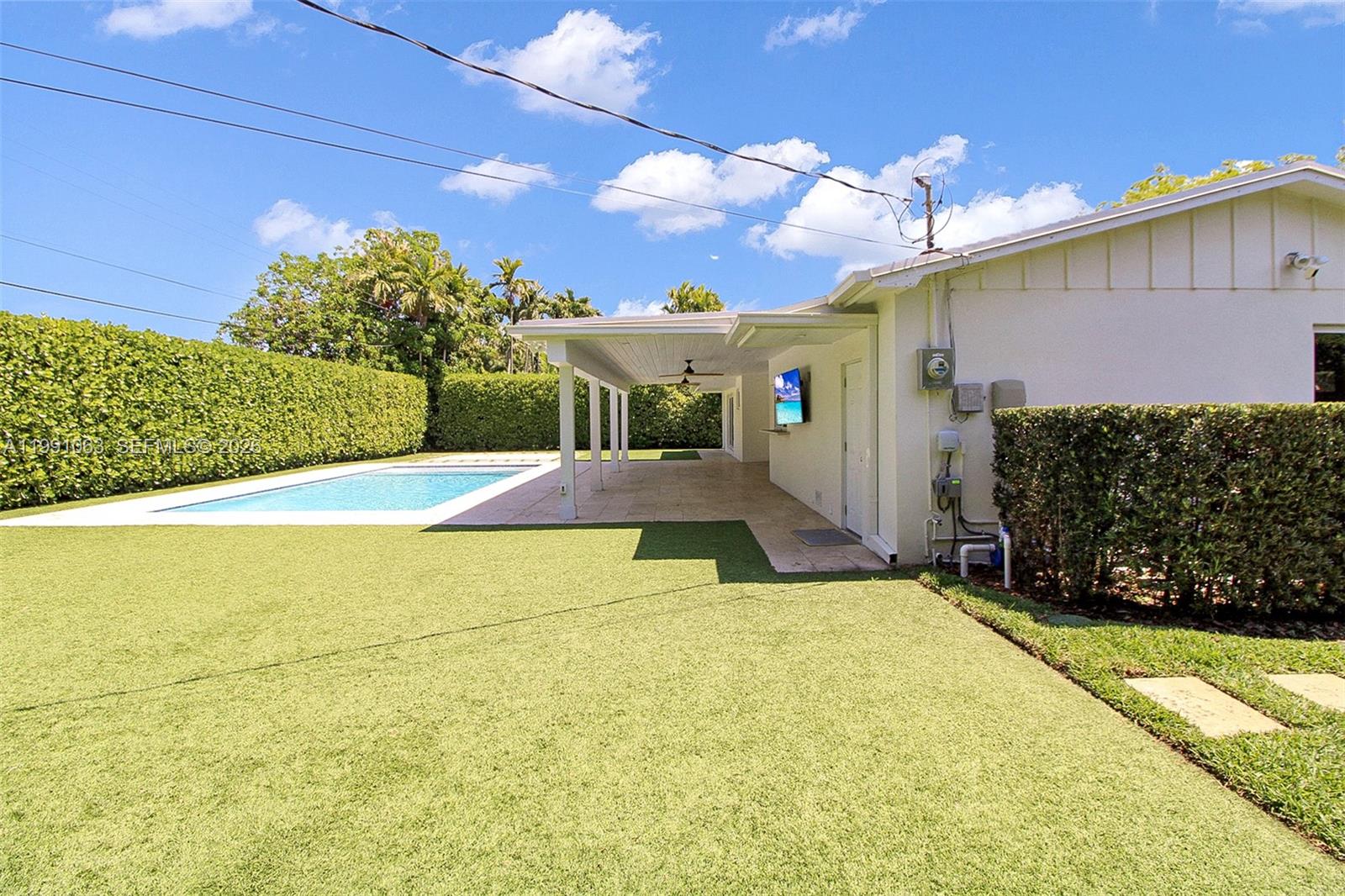 8975 Southwest 83rd Street Miami, FL 33173 - Photo 30 of 37