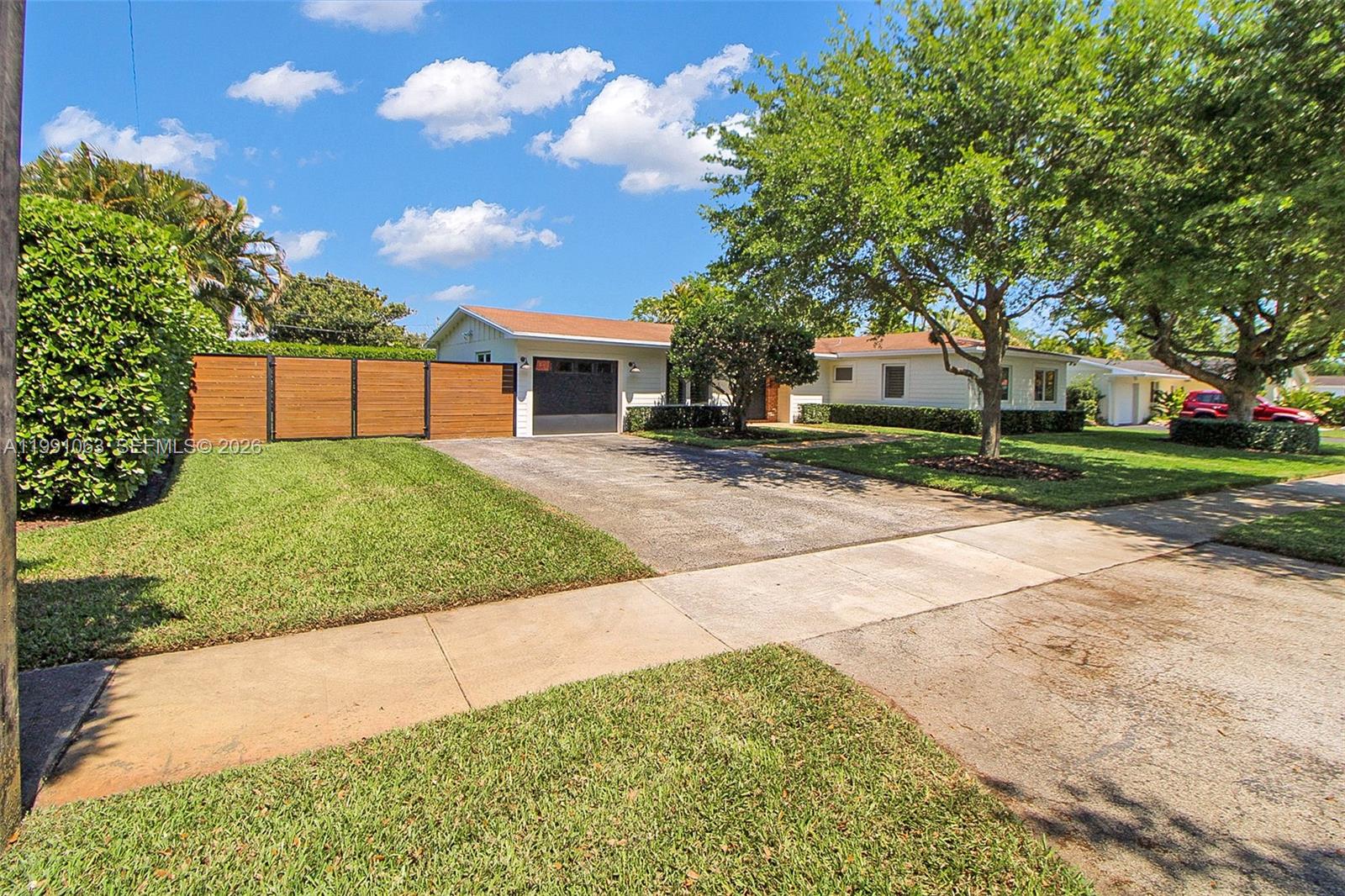 8975 Southwest 83rd Street Miami, FL 33173 - Photo 3 of 37