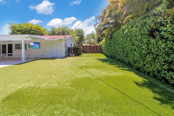 $6,500 | 8975 Southwest 83rd Street, Miami, FL 33173