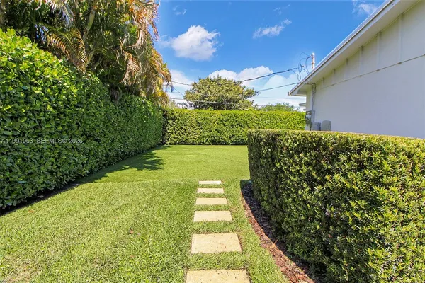 $6,500 | 8975 Southwest 83rd Street, Miami, FL 33173