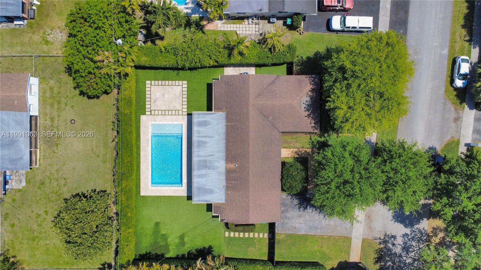 8975 Southwest 83rd Street Miami, FL 33173 - Photo 6 of 37