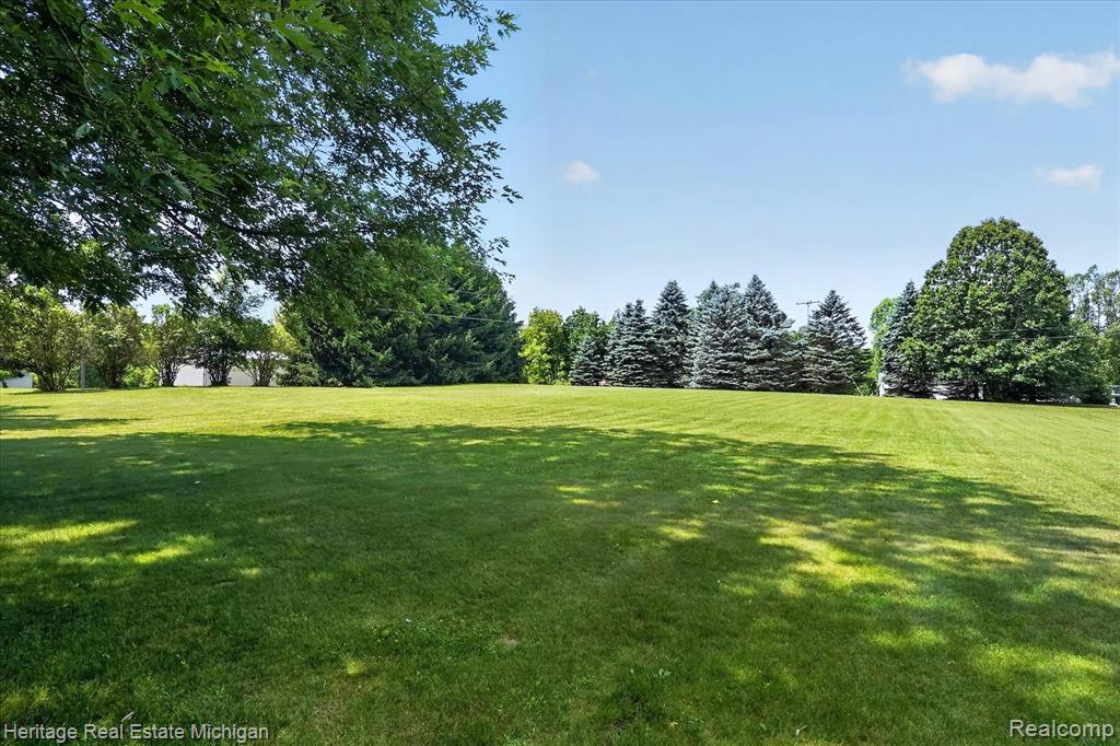 14038 Hogan Road Linden, MI 48451 - Photo 45 of 53