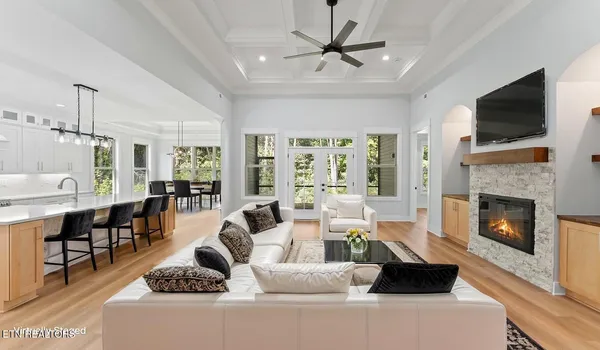 $633,900 | 131 Utsesti Lane, Loudon, TN 37774