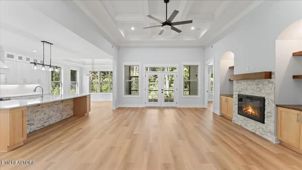 $633,900 | 131 Utsesti Lane, Loudon, TN 37774