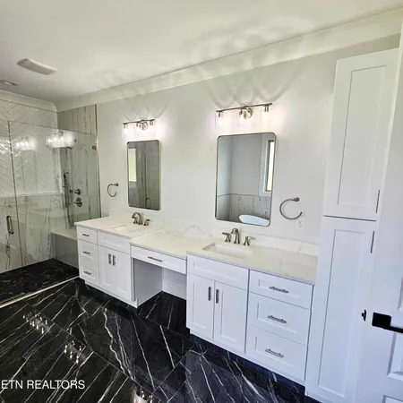 $633,900 | 131 Utsesti Lane, Loudon, TN 37774