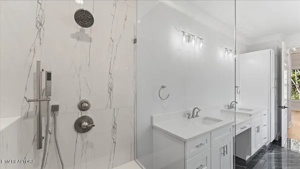 $633,900 | 131 Utsesti Lane, Loudon, TN 37774