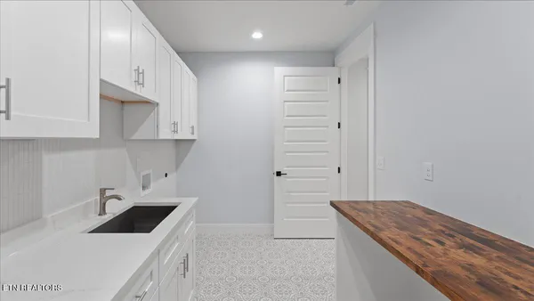 $633,900 | 131 Utsesti Lane, Loudon, TN 37774