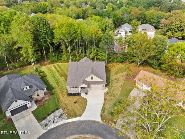 $633,900 | 131 Utsesti Lane, Loudon, TN 37774