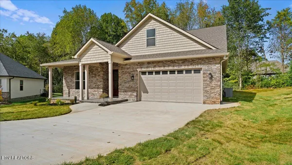 $633,900 | 131 Utsesti Lane, Loudon, TN 37774