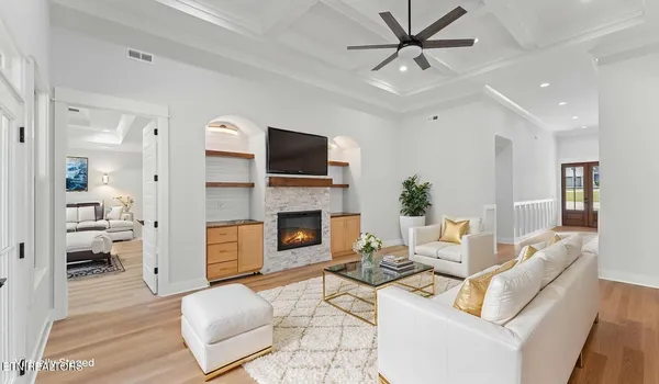 $633,900 | 131 Utsesti Lane, Loudon, TN 37774