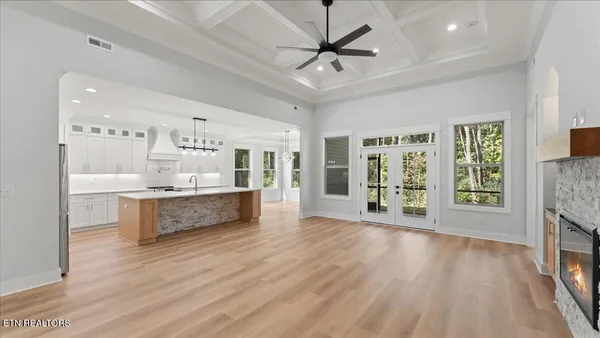 $633,900 | 131 Utsesti Lane, Loudon, TN 37774