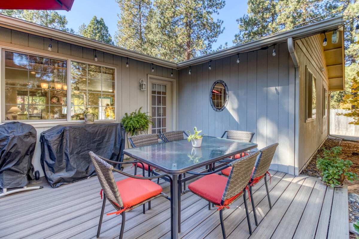 60452 Zuni Road Bend, OR 97702 - Photo 19 of 41 Back Deck off the Dining Room