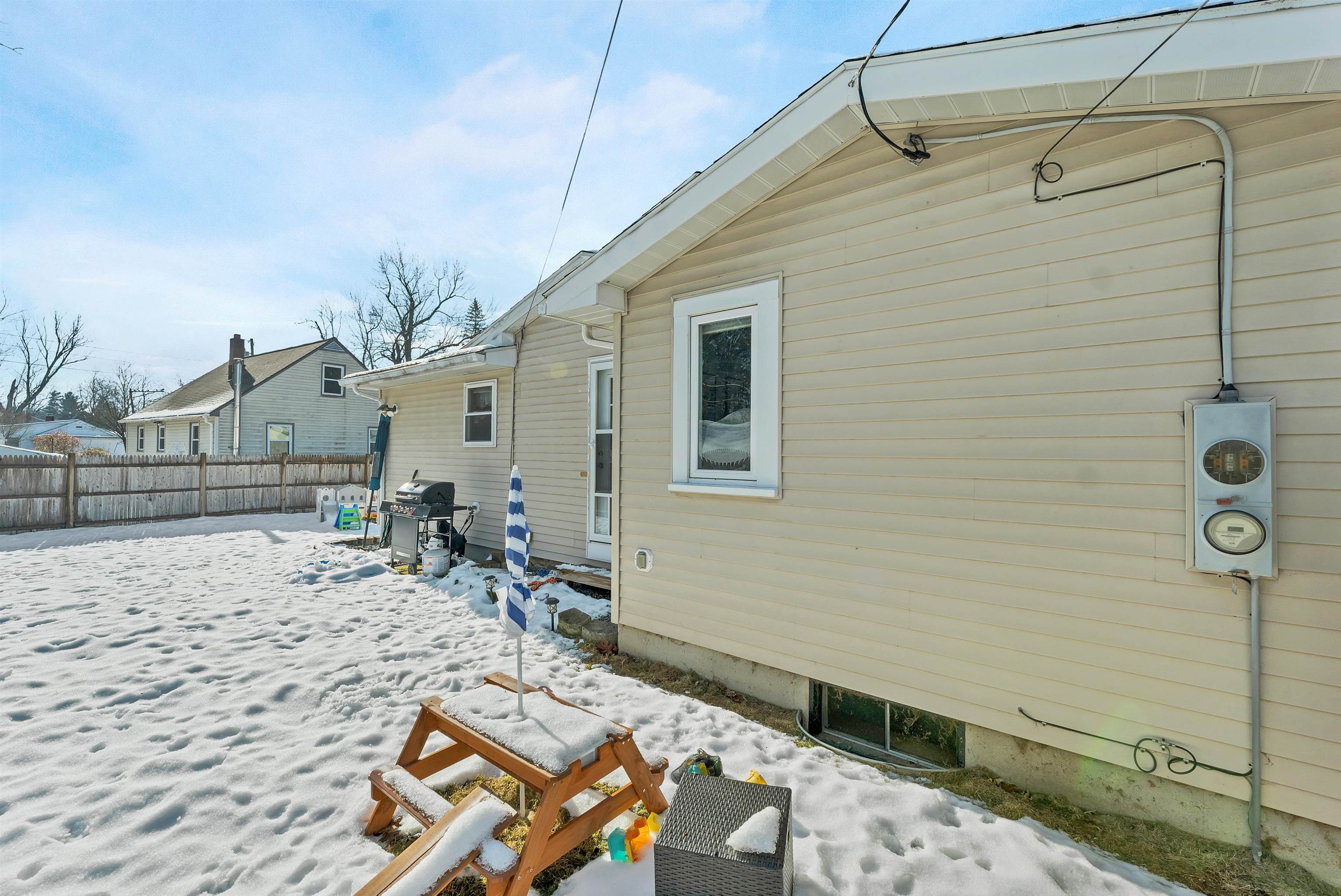 34 Depot Road Manchester, NH 03103 - Photo 12 of 53