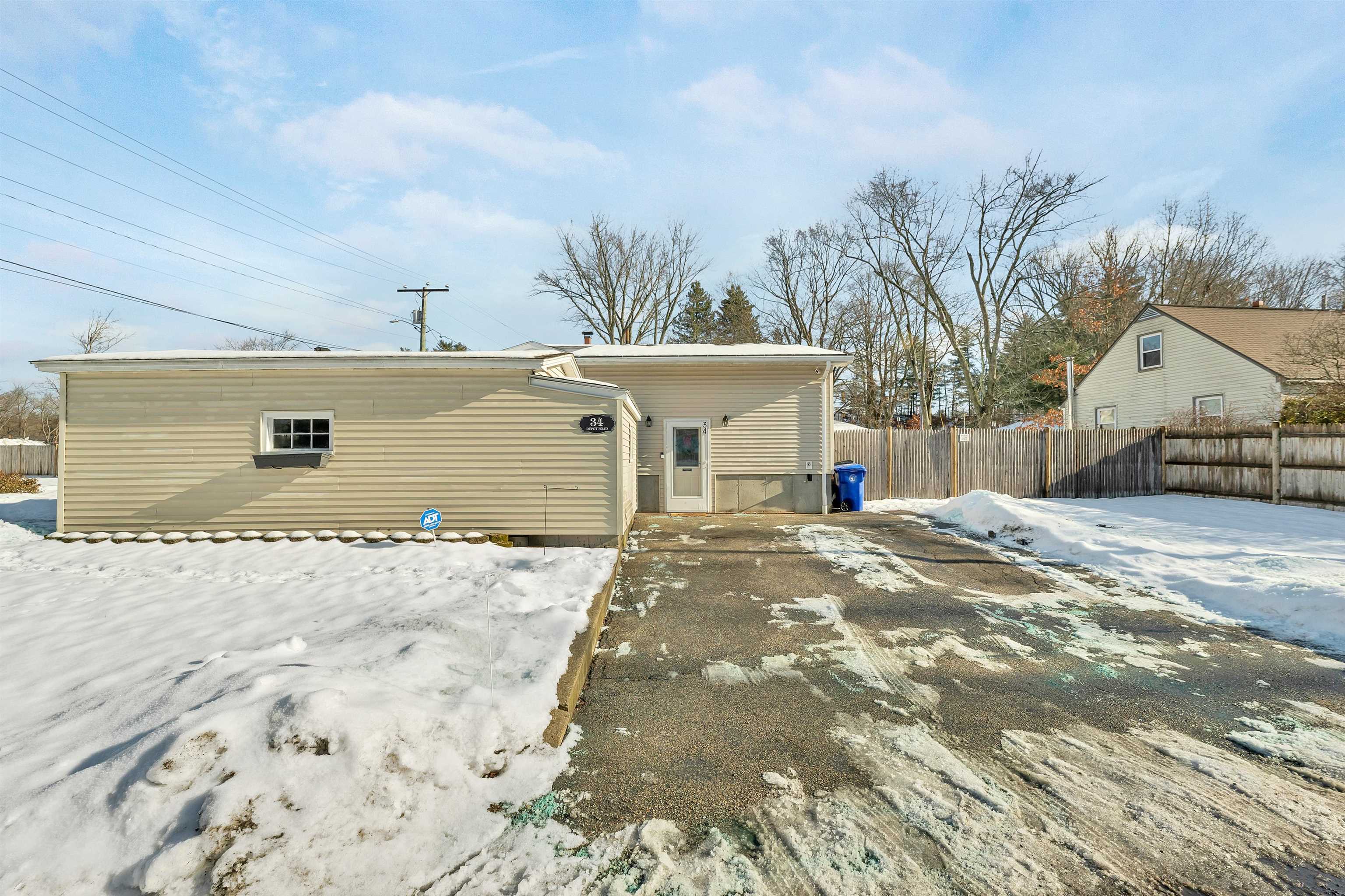 34 Depot Road Manchester, NH 03103 - Photo 7 of 53