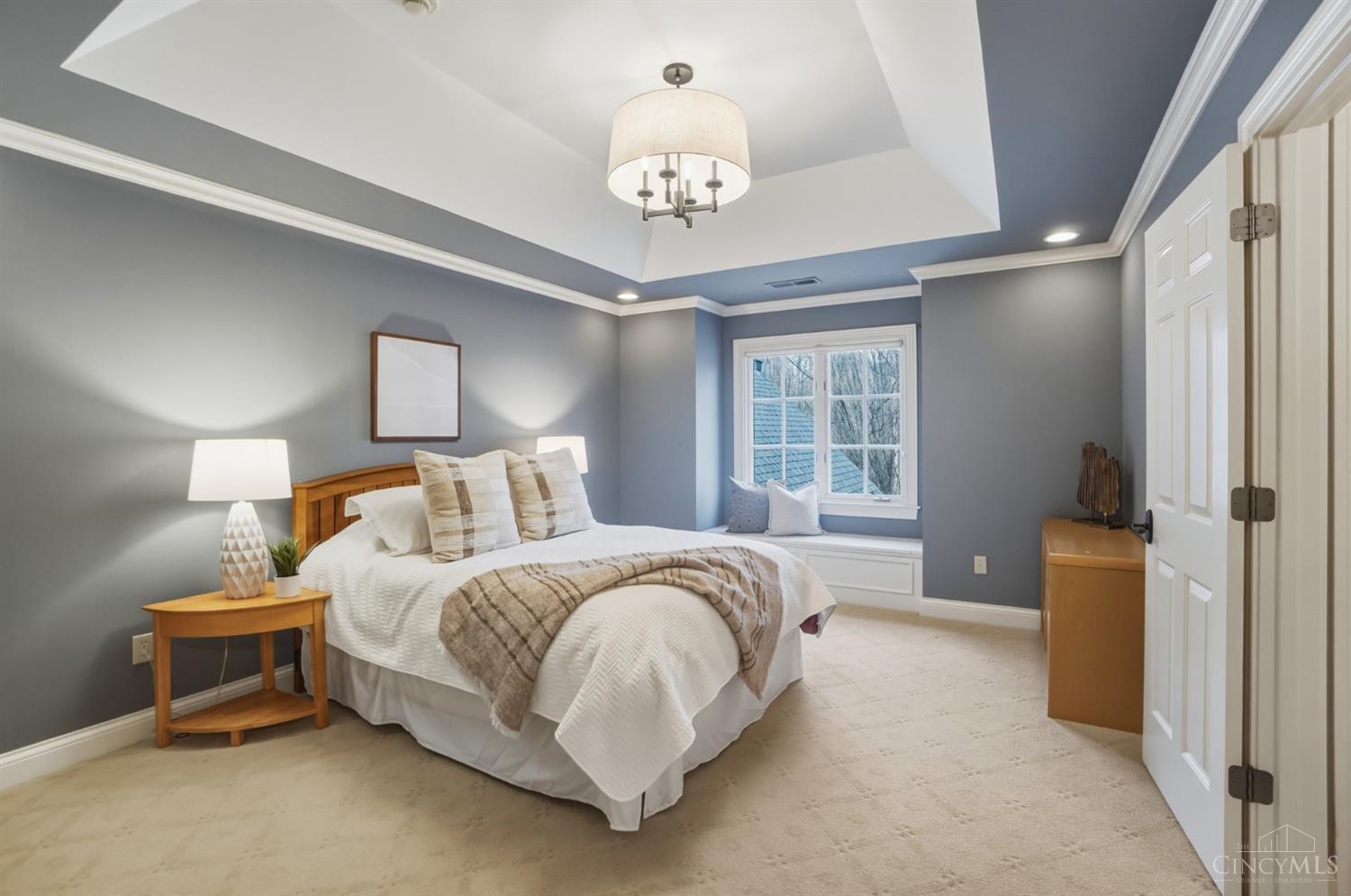 1054 Observatory Point Maineville, OH 45039 - Photo 49 of 82 Again look at the detailed ceiling in this bedroom.