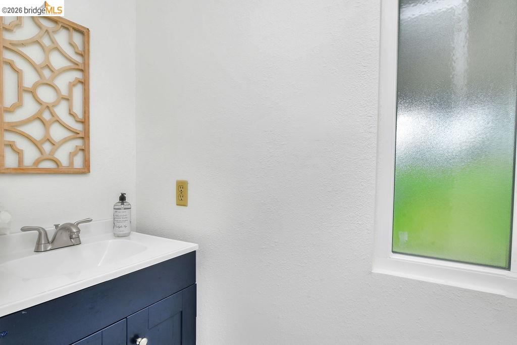 7550 Adams Road Valley Springs, CA 95252 - Photo 25 of 38 Bathroom featuring vanity