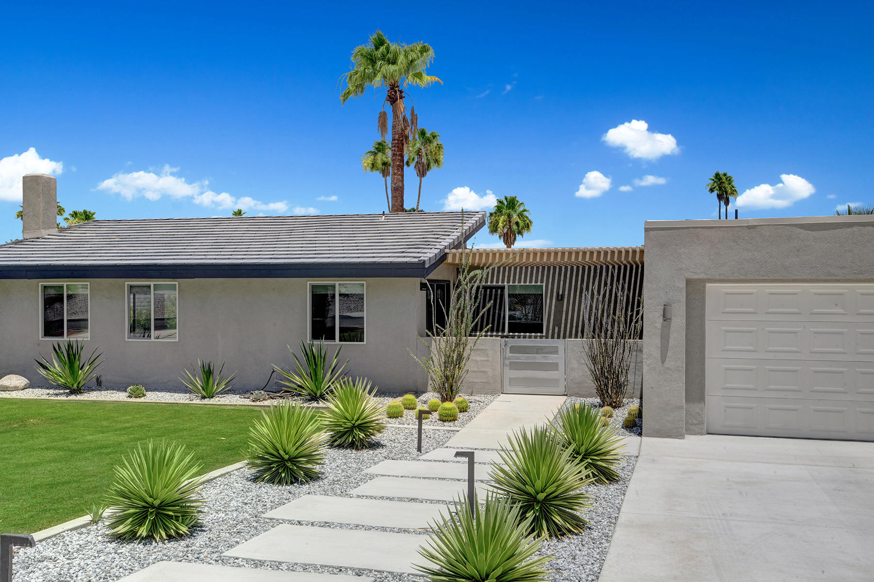 71492 Estellita Drive Rancho Mirage, CA 92270 - Photo 3 of 39 02 FRONT ENTRY WALK TIGHT MLS