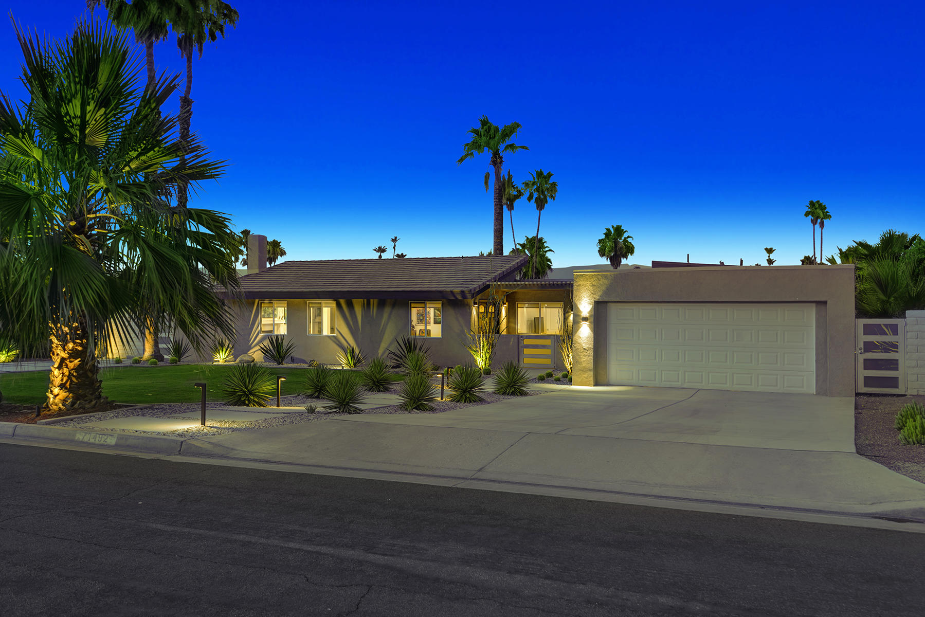 71492 Estellita Drive Rancho Mirage, CA 92270 - Photo 33 of 39 80 FRONT OF HOUSE NIGHT MLS