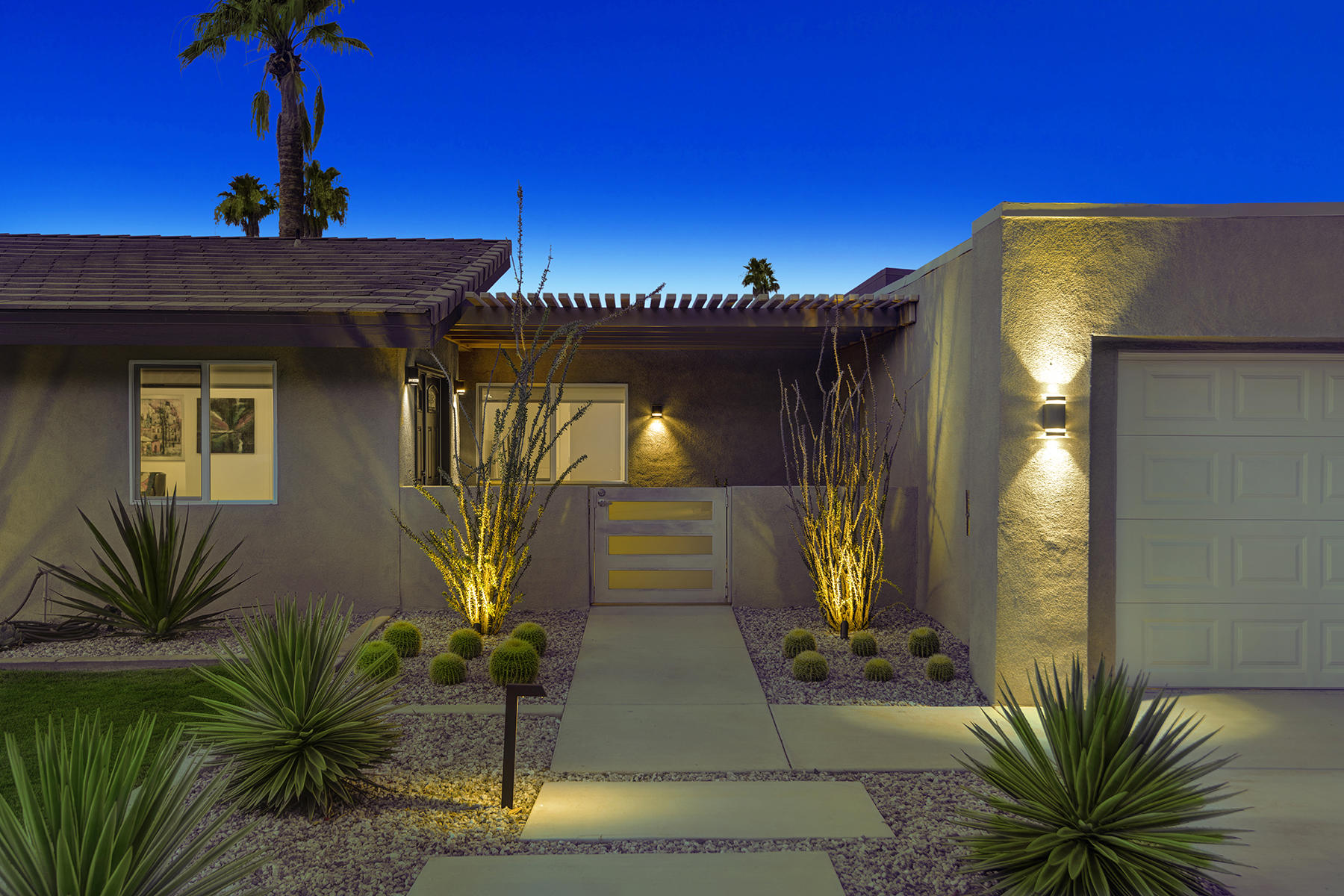 71492 Estellita Drive Rancho Mirage, CA 92270 - Photo 34 of 39 81 FRONT ENTRY WALK NIGHT MLS