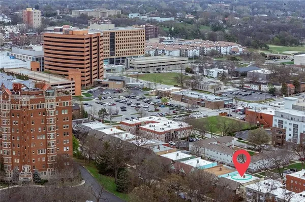 $750,000 | 5039-41 Wyandotte Street, Kansas City, MO 64112
