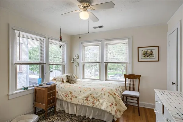 $750,000 | 5039-41 Wyandotte Street, Kansas City, MO 64112