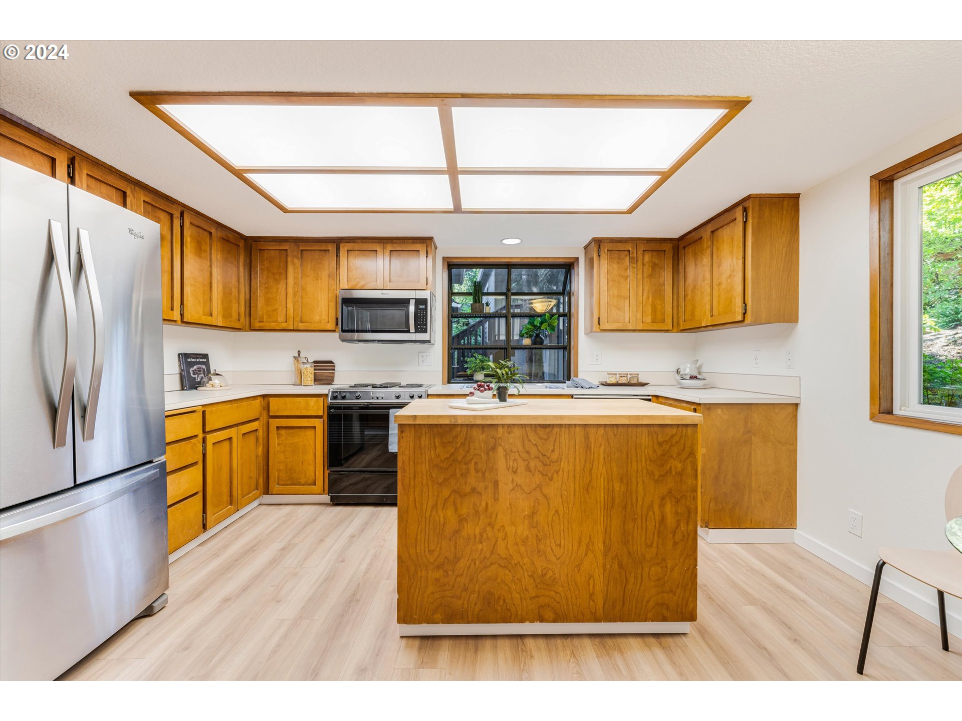 10021 Southwest Quail Post Road Portland, OR 97219 - Photo 18 of 41 Gallery Image 18