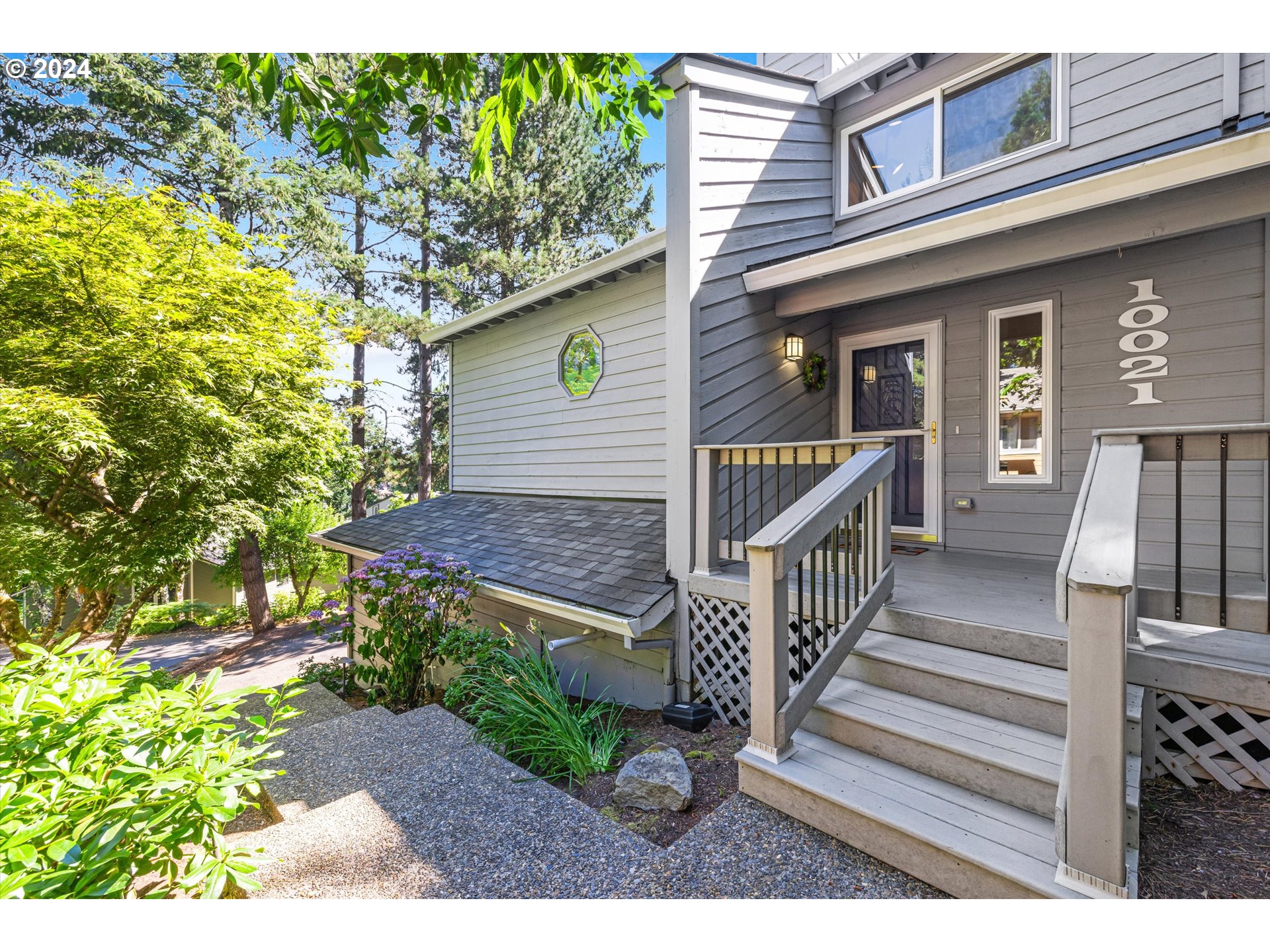 10021 Southwest Quail Post Road Portland, OR 97219 - Photo 2 of 41 Gallery Image 2