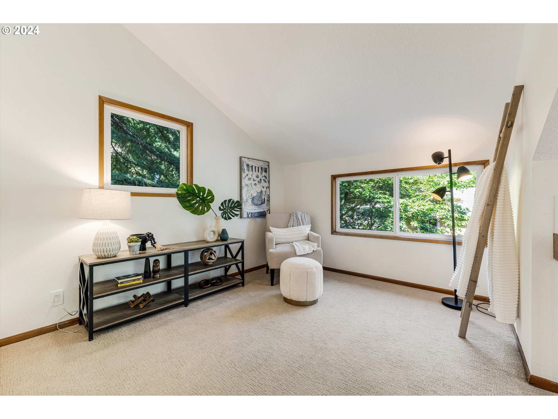 10021 Southwest Quail Post Road Portland, OR 97219 - Photo 24 of 41 Gallery Image 24