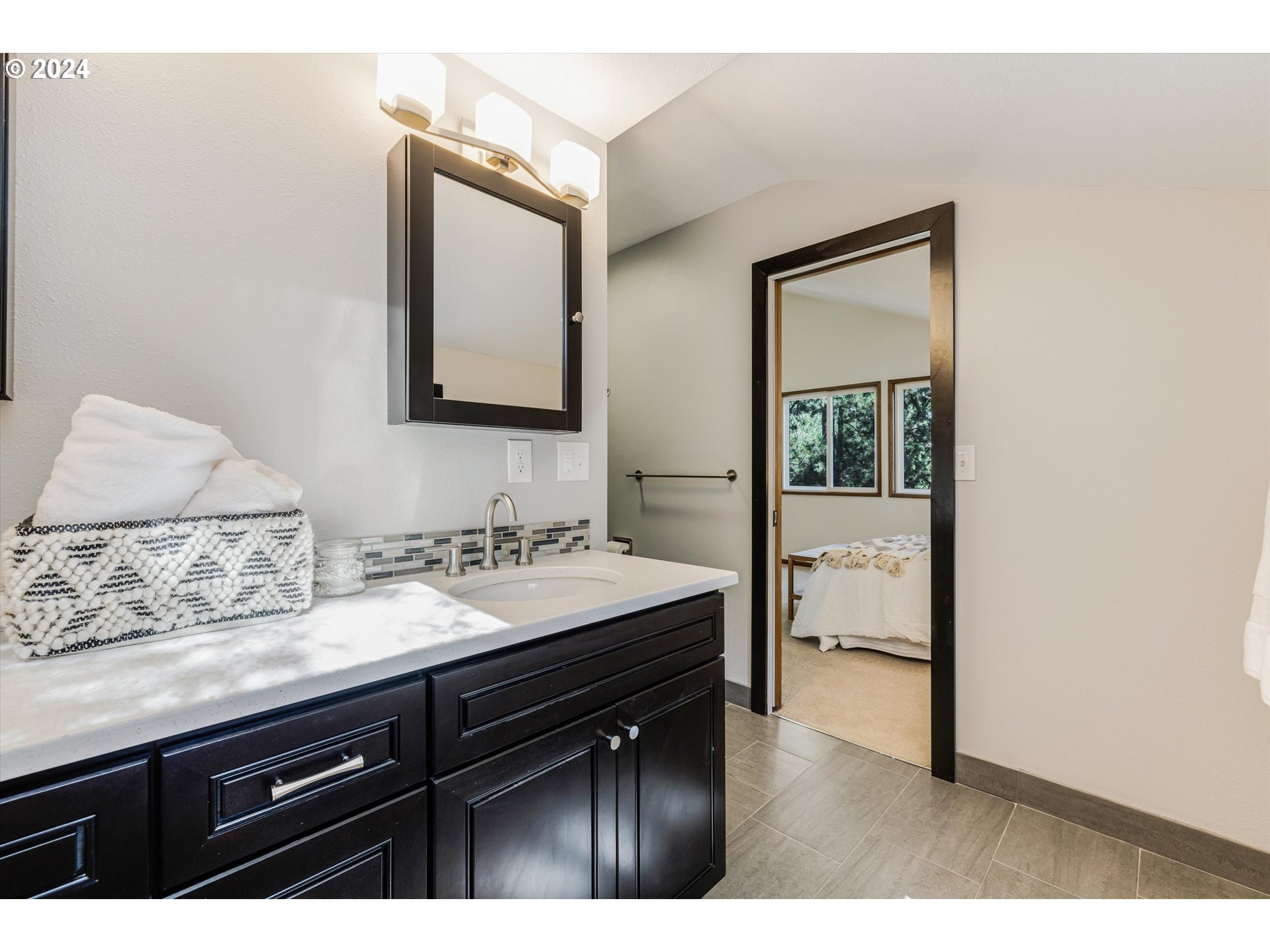 10021 Southwest Quail Post Road Portland, OR 97219 - Photo 30 of 41 Gallery Image 30
