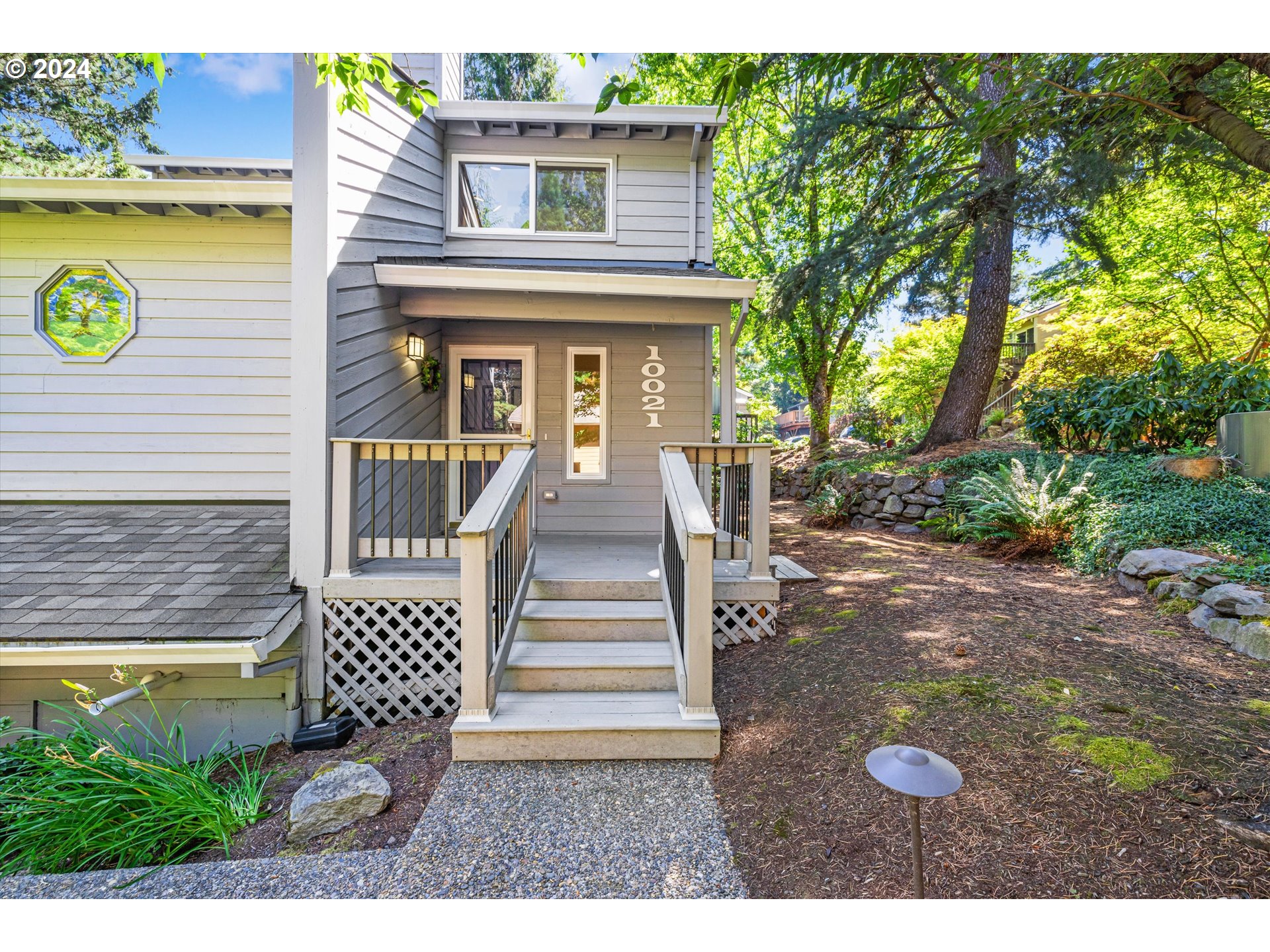 10021 Southwest Quail Post Road Portland, OR 97219 - Photo 3 of 41 Gallery Image 3