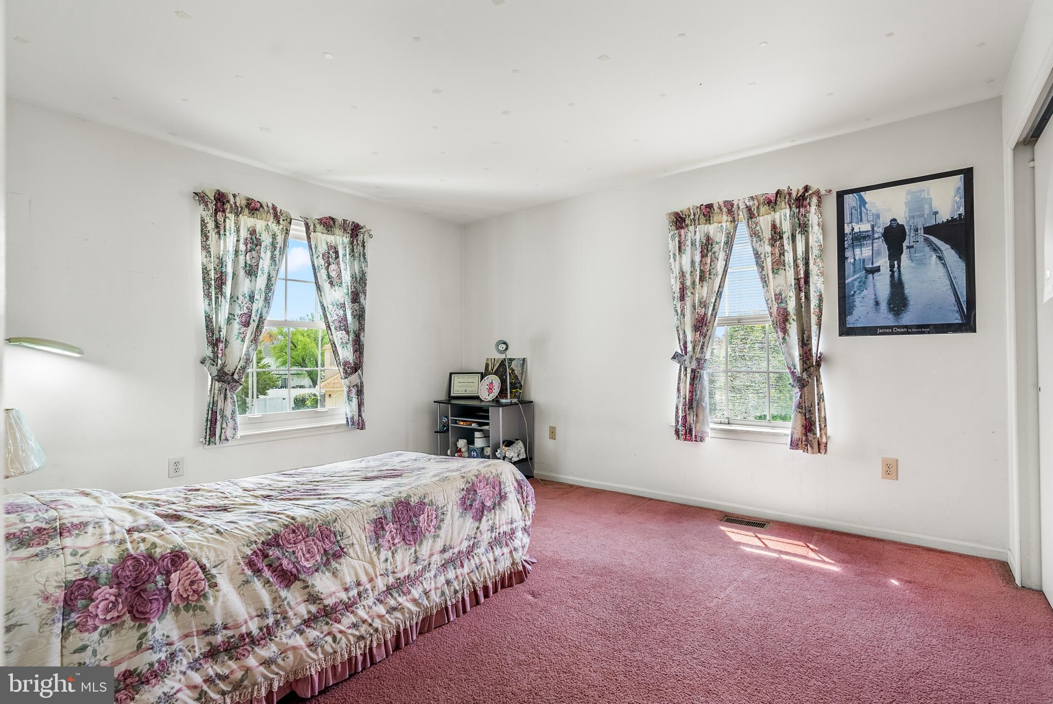 10 Winfield Circle Sewell, NJ 08080 - Photo 23 of 37 a bedroom with a bed and a window