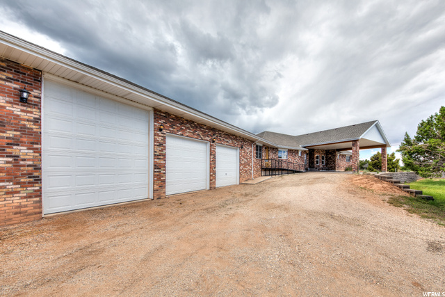 422 South Creek Road Monticello, UT 84535 - Photo 57 of 59 View of garage